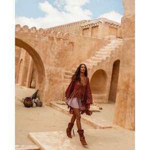 Minikaftán Felippa con Shorts Collie, Volantes Distintivos, Caídas Suaves y Encanto Bohemio con Toque Coqueto, Perfecto para el Sol - Product Image 2