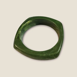 Bracelets en résine polie par des experts, bracelets en résine artisanaux de qualité supérieure, bracelets en résine couleur unie, vente en gros directe usine, utilisation de la résine - Product Image 3