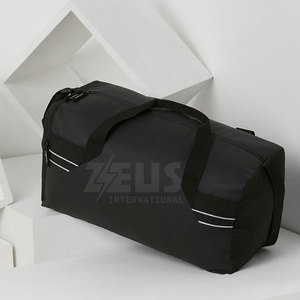 Opción de transporte duradera para el trabajo, viajes y artículos esenciales diarios. Bolsa de lona con espacio funcional. - Product Image 4