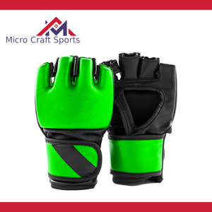 Guantes Profesionales de MMA y Boxeo de Cuero PU con Logotipo Personalizado, Cierre de Seguridad, Antideslizantes, Correa de Muñeca Ajustable, Hechos en Pakistán - Product Image 3