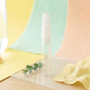 กาวติดเล็บแบบแม่นยำ 2 กรัม สูตร UV แสงอ่อน รับผลิตแบรนด์ส่วนตัว OEM/ODM กาวติดปลายเล็บ - Product Image 1