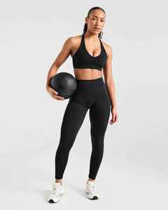 Conjunto de Yoga de 2 Piezas Negro, Top Corto Línea Y, Leggings de Cintura Alta hasta la Rodilla, Sin Costuras, Color Sólido, Spandex, Poliéster, X Sports City OEM - Product Image 1