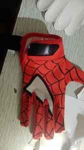 ถุงมืออเมริกันฟุตบอลพิมพ์ลายแมงมุมสีแดงคุณภาพสูง โลโก้คลาสสิก ปรับแต่งได้ เป็นมิตรกับสิ่งแวดล้อม ชุดกีฬาสำหรับทีมเยาวชน - Product Image 5