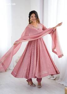 Conjunto de Anarkali de Seda con Bordado de Lentejuelas de Alta Calidad para Uso Ocasional, con Pantalón y Dupatta, a Precio de Mayoreo - Product Image 3