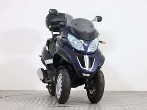 Moto sportive de tourisme MP3 300 LT d'occasion, prix de gros imbattable, très faible kilométrage, 1000cc, à vendre - Product Image 2