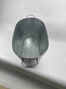 Jardinière moderne longue en métal galvanisé pour sol et balcon, style rustique, durable, pour fleurs et plantes vertes, usage extérieur. - Product Image 4