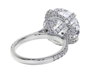 Anillo de compromiso de diamante redondo brillante de 3 quilates de alto perfil con engaste de catedral, diamantes bajo la galería y talle pavé en oro blanco - Product Image 5
