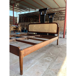 Lit moderne en rotin et bois d'acacia massif, taille king size, style nordique, fabrication artisanale. - Product Image 4