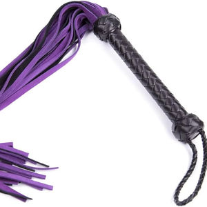 Flogger en cuir violet de qualité supérieure pour couples – Fouet BDSM de luxe pour jeux sensuels, exploration érotique et aventures fétichistes - Product Image 1