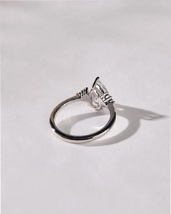 Bague en diamant taille poire de laboratoire en or jaune massif 14 carats avec pierres d'accentuation rondes, bande de 1,6 mm, cadeau de fiançailles et de mariage - Product Image 4