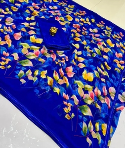 Sari traditionnel bleu en rayonne gaufrée à imprimé numérique pour femme K V INTERNATIONAL, idéal pour les mariages et les occasions festives - Product Image 6