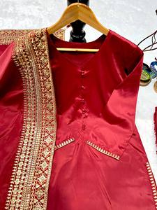 ชุดสาหรี่กะมีซผ้าเครปไหมธรรมชาติปักลายอย่างดี พร้อมผ้าคลุมไหล่ ชุดสำเร็จรูปสำหรับผู้หญิง สไตล์ชาติพันธุ์ - Product Image 6