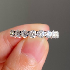 Bague d'éternité de luxe en or blanc 10K/14K/18K avec diamants ronds brillants de laboratoire, empilable, pour femme, vente en gros - Product Image 1