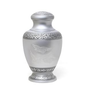 Urne commémorative en métal finition marbre foncé avec bande argentée polie pour cendres funéraires - Product Image 5