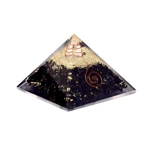 Pyramide d'orgonite en tourmaline noire, pierre de cristal polie à la main, décoration d'intérieur, forme triangulaire, pierre précieuse naturelle de forme pyramidale - Product Image 5