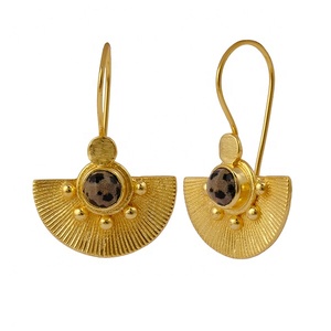 Pendientes de gota de latón chapados en oro personalizados de alta calidad Cuarzo ahumado Nueva joyería de moda Forma de gancho de moda Mujer 6mm - Product Image 1