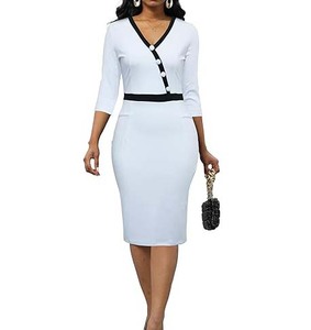 Robe polo pour femme Boutique Staff - Bordures contrastées tendance - Robe pour femme à manches courtes avec broderie personnalisée - Product Image 1