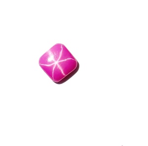 Rubis Étoilé Rouge Carré 6x6 mm 1,5 Carat Créé en Laboratoire Poli Opaque Cabochon avec Effet Étoile à 6 Branches pour la Fabrication de Bijoux - Product Image 4