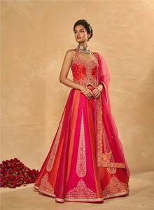 Lehenga Choli traditionnel indien en soie Chinon, tenue de mariage pour femmes, rouge rose brodé, longueur standard, robe de mariée - Product Image 2