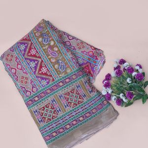 Tissu en crêpe léger brodé floral doré antique de 54 pouces avec bordure Daman pour Kurtis, tuniques, robes Anarkali et ensembles de costumes - Product Image 2