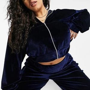 Conjuntos de Ropa Deportiva de Terciopelo para Mujer, Tallas Grandes, Bordados, Transpirables, para Verano - Product Image 1