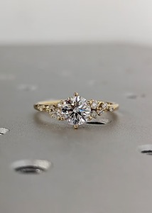 Bague en diamant de qualité supérieure pour femmes, bijoux de mode plaqués or, cadeau d'anniversaire, disponible au prix de gros - Product Image 2