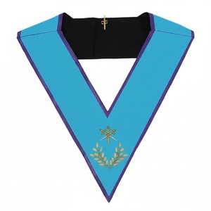 Collar de Guardia Superior de Centro Artesanal Excelente, con Cuentas Bordadas para Ceremonias, de Cuero de Lujo, Ecológico y de Moda, con Diseño Triangular - Product Image 1