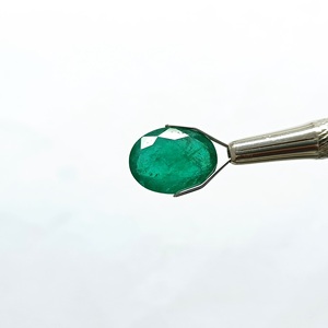 มรกตสีเขียว 8.74 กะรัต จากแซมเบีย พลอยหลวม - Product Image 4