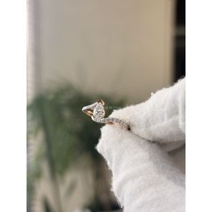 Anillo de compromiso de oro macizo con diamante de laboratorio talla pera de 0.56 quilates VVS VS EF, diseño bypass pavé, regalo de aniversario para ella - Product Image 4
