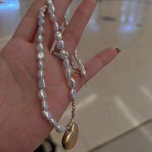 สร้อยคอผู้หญิงสไตล์เกาหลีย้อนยุค ดีไซน์หรูหรา ประดับมุกทรงไม่สมมาตร พร้อมจี้รูปหัวใจสุดเท่ สร้อยคอประดับกระดูกไหปลาร้า - Product Image 2