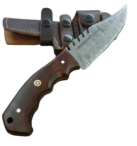 Couteau de camping à lame fixe en acier Damas forgé à la main, pointe en U, manche en bois naturel, fabricant OEM - Product Image 1