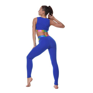 Ensemble 2 pièces sans couture de vêtements de sport de yoga pour femmes : crop top court et tenue de fitness pour la gym - Product Image 2