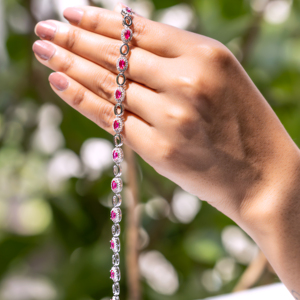 Glamorosa Pulsera de Plata de Ley con Piedras de Rubí Rosa Ovaladas, Diseño de Halo, Elegante Juego de Joyería Fina para Mujer, Regalo de Lujo - Product Image 4