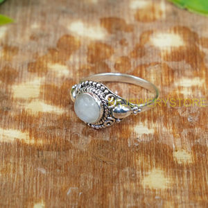 Bague ethnique vintage faite à la main en argent sterling 925 avec pierre de lune naturelle pour femme – Bijou en argent avec cabochon ovale en pierre précieuse - Product Image 6
