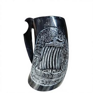 Chope à bière viking en corne de bœuf naturelle - Durable et écologique, cadeau d'anniversaire avec couvercle en bambou pour une utilisation en extérieur - Product Image 5