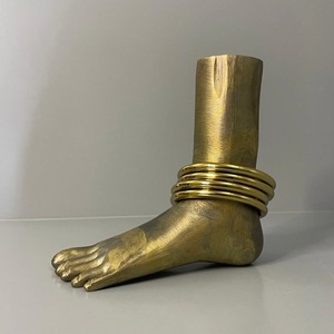 Sculpture de jambe féminine élégante, décoration artistique de table pour accessoires de photographie, séances photo de produits, mode et contenu pour les réseaux sociaux - Product Image 6