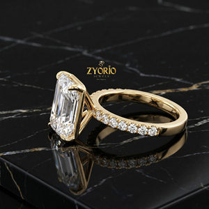 Anillo de Compromiso de Diamante Corte Radiante Premium en Oro de 18K con Pavé, Anillo de Novia Solitario - Product Image 3