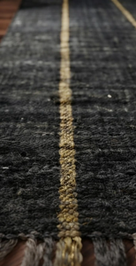 Tapis de couloir Kilim rayé fait main en laine et jute noir anthracite, style moderne, entrée, bohème, ferme - Product Image 2