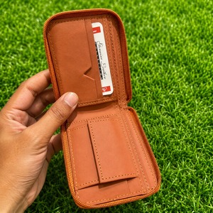 Portefeuille en cuir personnalisé avec logo pour homme – Portefeuille durable avec fermeture éclair et poches pour cartes et espèces - Product Image 4