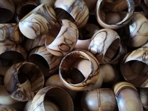 แหวนรองผ้าเช็ดปากลายทองคำ ของตกแต่งโต๊ะอาหาร เหมาะสำหรับงานแต่งงาน งานเลี้ยงสังสรรค์ งานรับรองแขก และการรับประทานอาหาร - Product Image 6