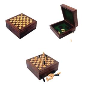 Jeu d'échecs de voyage en bois artisanal de luxe - Plateau d'échecs compact de 5 pouces avec étui de rangement - Jeu de réflexion classique en bois - Product Image 1