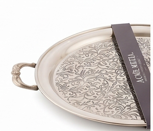 Bandeja Redonda para Servir con Patrón Floral en Relieve, Acabado Espejo, Estilo Vintage Real para Bodas, Regalos y Eventos Residenciales - Product Image 3