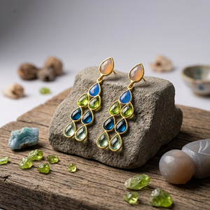 Pendientes Colgantes Bohemios Geométricos con Múltiples Piedras Preciosas, Hechos a Mano, Chapados en Oro de 18K, con Ojo de Gato Melocotón, Calcedonia, Peridoto y Topacio Azul para Mujer - Product Image 1