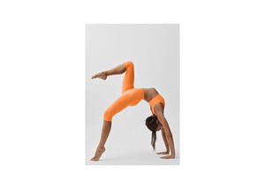 Ensemble de yoga personnalisé pour femmes, soutien-gorge de sport et leggings capri, vêtements de fitness, marque LVD, spandex, séchage rapide, sans couture - Product Image 4