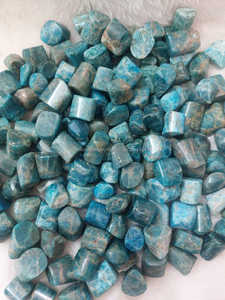 นักเก็ตหินก้อนแข็งเคลือบสีฟ้าธรรมชาติแกะสลักควอตซ์ฮวงจุ้ยสำหรับตกแต่งบ้านขายส่ง - Product Image 3