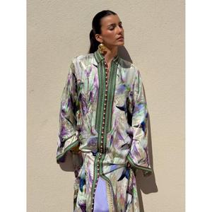 Caftán Largo de Seda, Vestido de Fiesta Tradicional Hasta el Suelo, Estampado con Motivos Florales Multicolores, Color Marfil Suave, Cuello Alto - Product Image 5