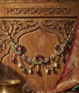 Conjunto de compromiso y boda de lujo inspirado en el cobre chapado en rodio, que incluye collar, pendientes, maang tikka y circonita. - Product Image 2