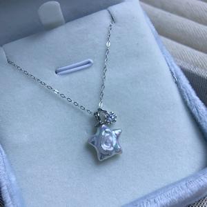 Collier simple et tendance en argent S925 avec pendentif en perle d'eau douce naturelle irrégulière et petite étoile baroque - Product Image 4