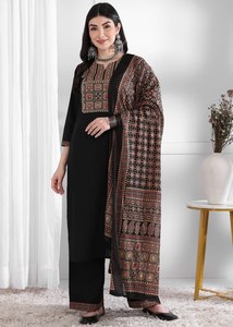 Ensemble de créateur pour femme en rayonne slub, comprenant un haut à col imprimé en relief, un bas à manches 3/4 et un dupatta imprimé en chanderi, pour tenue décontractée ou de soirée - Product Image 2