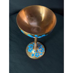 Copa de Martini de Cobre Pintada a Mano, Utensilio de Cobre Elegante Esencial para Bar, Diseño Floral Hecho a Mano, Color Azul, Uso en Hoteles y Restaurantes - Product Image 3